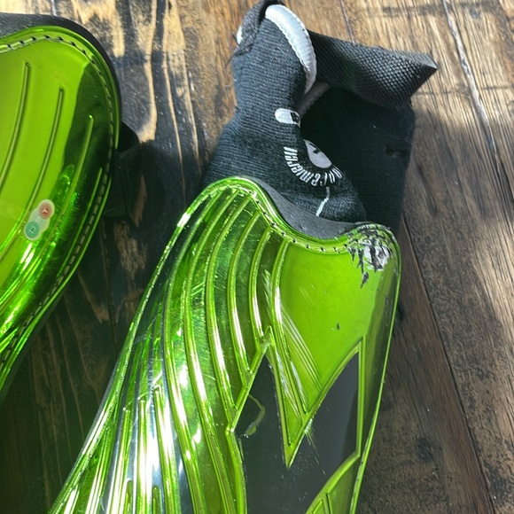 Diadora soccer shin pads size 9” - Picture 10 of 17